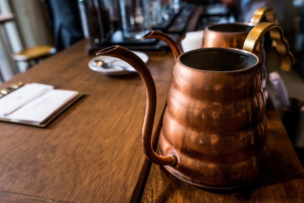 copper pot, desk, kitchenware-1836552.jpg